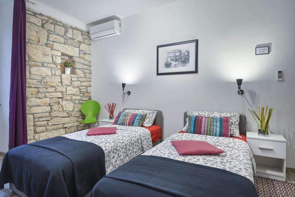 Top Center Rooms & Studio Pula Zewnętrze zdjęcie